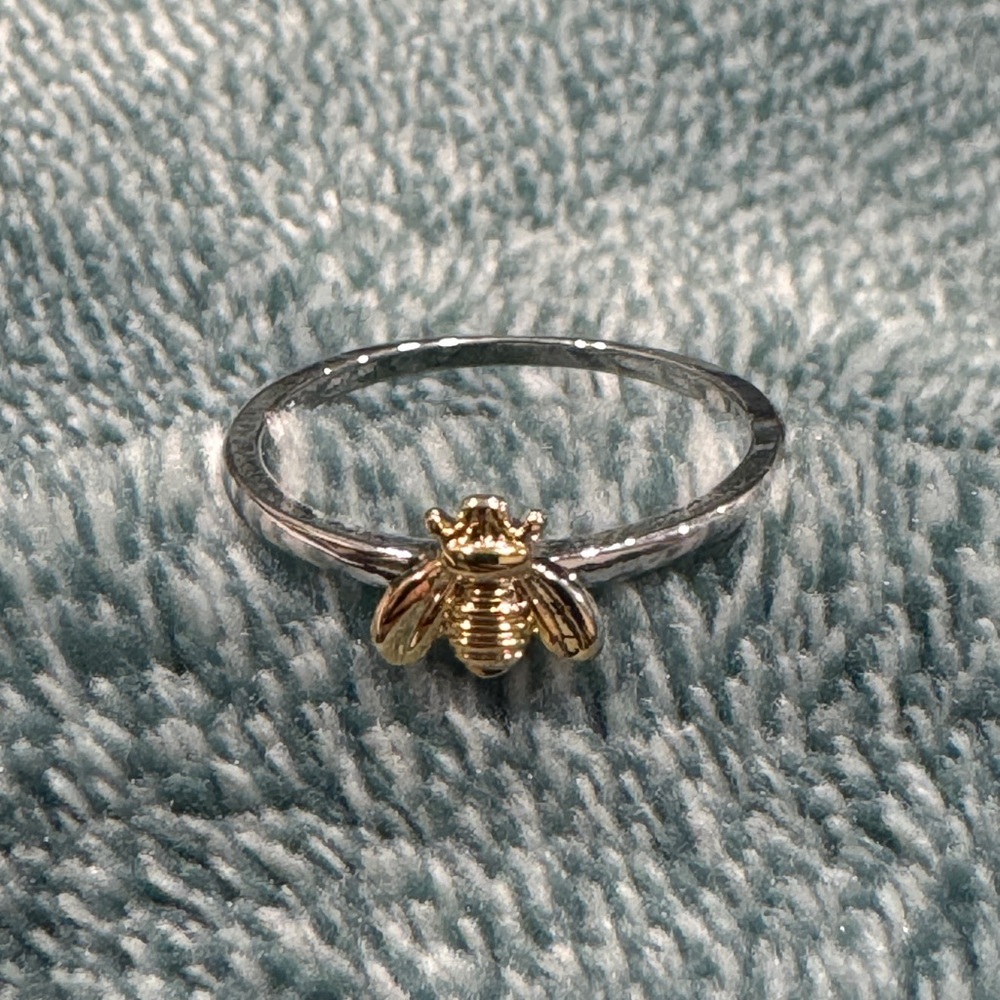 Dainty Bee Ring